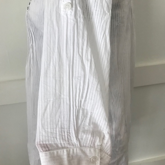 White blouse. Small - Picture 6 of 7